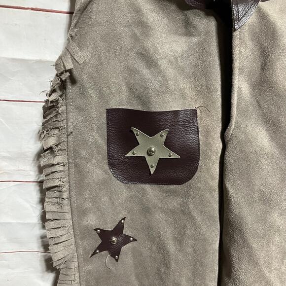 Child’s Gray Cowboy Costume with Vest, Chaps, and Holsters Size Med 7 - 10 Years - Picture 7 of 13